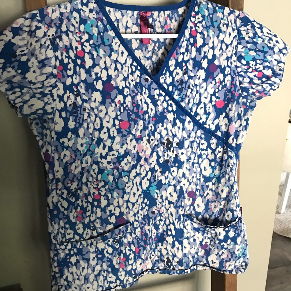 💜4/$10 3/$8 Blue print scrub top